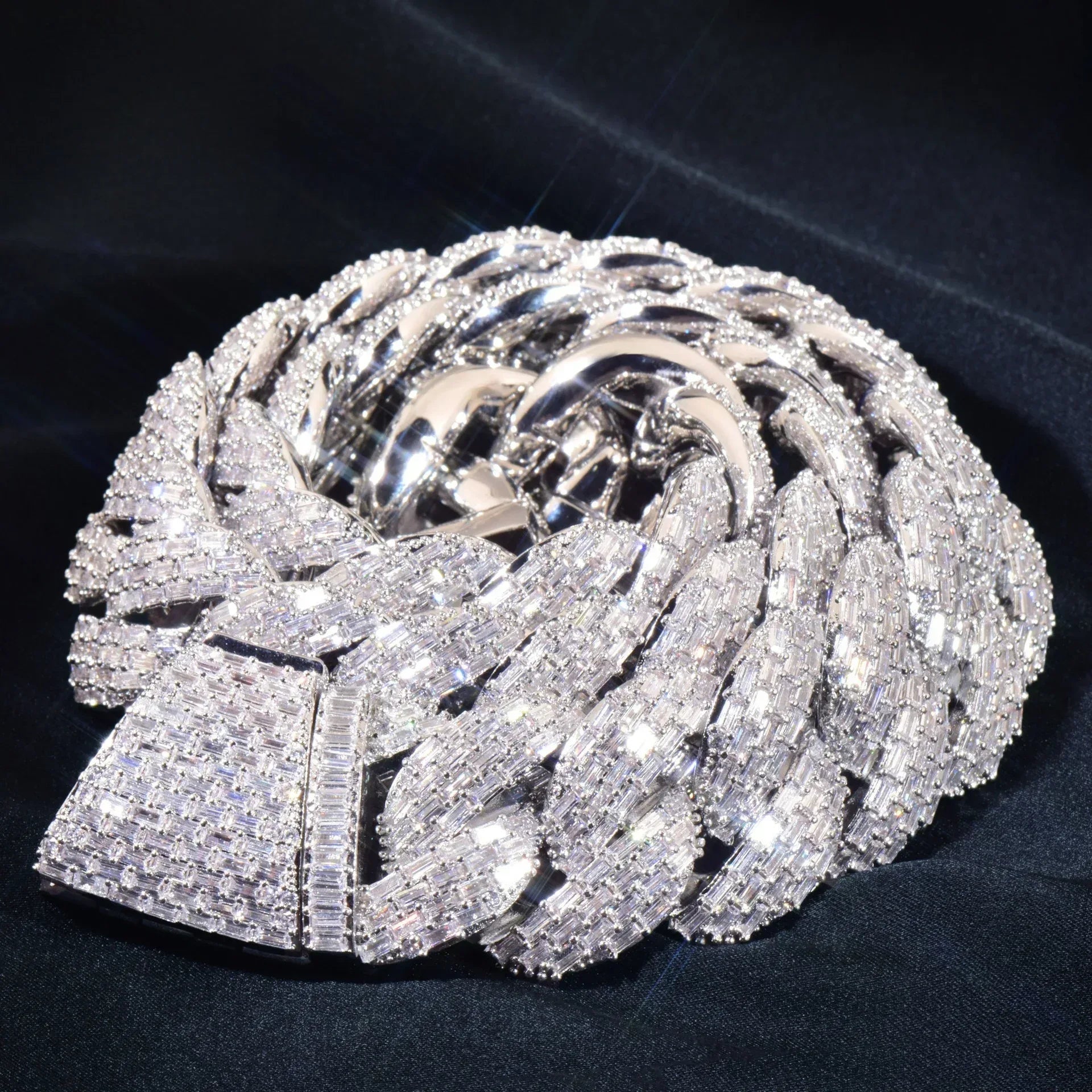 T-Shape Cuban Chain Necklace with Crescent Slanted Clasp | Hip Hop Street Jewelry | Caratix Jewelry - CaratixJewelry